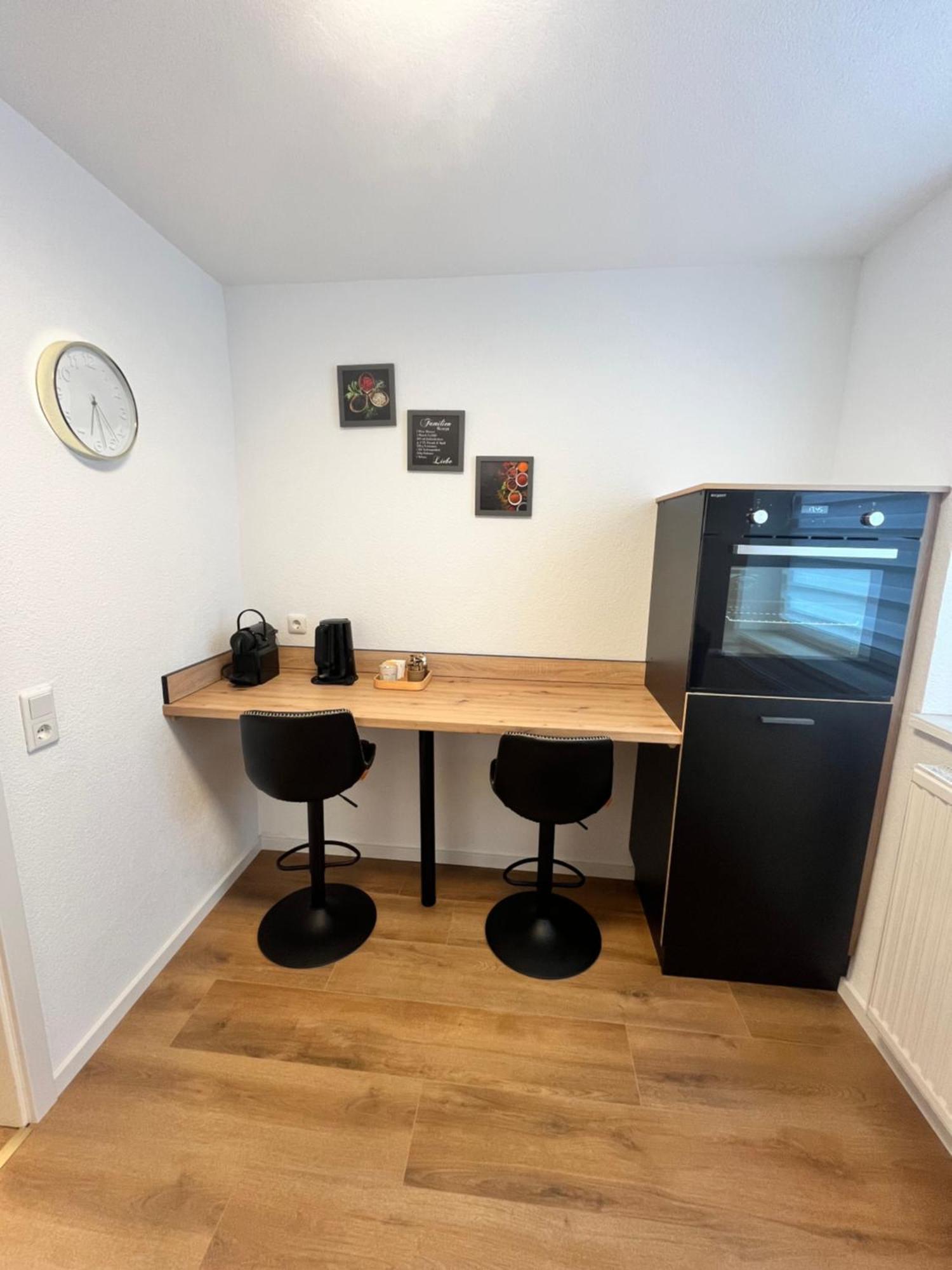 New York Naehe Duesseldorf, Messe, Hbf, City, Wifi, Helios Hospital Apartment Krefeld