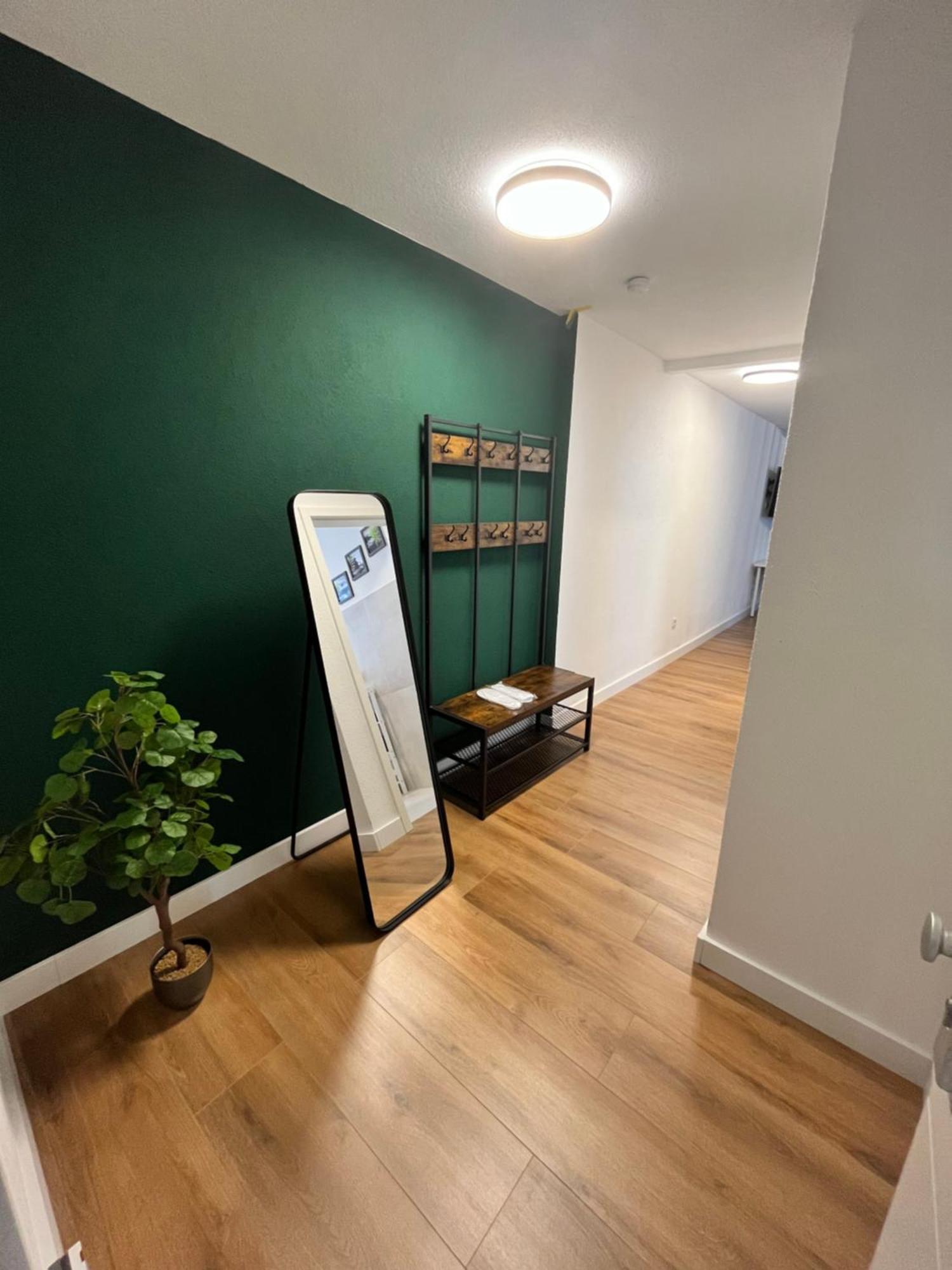 Apartment New York Naehe Duesseldorf, Messe, Hbf, City, Wifi, Helios Hospital Krefeld